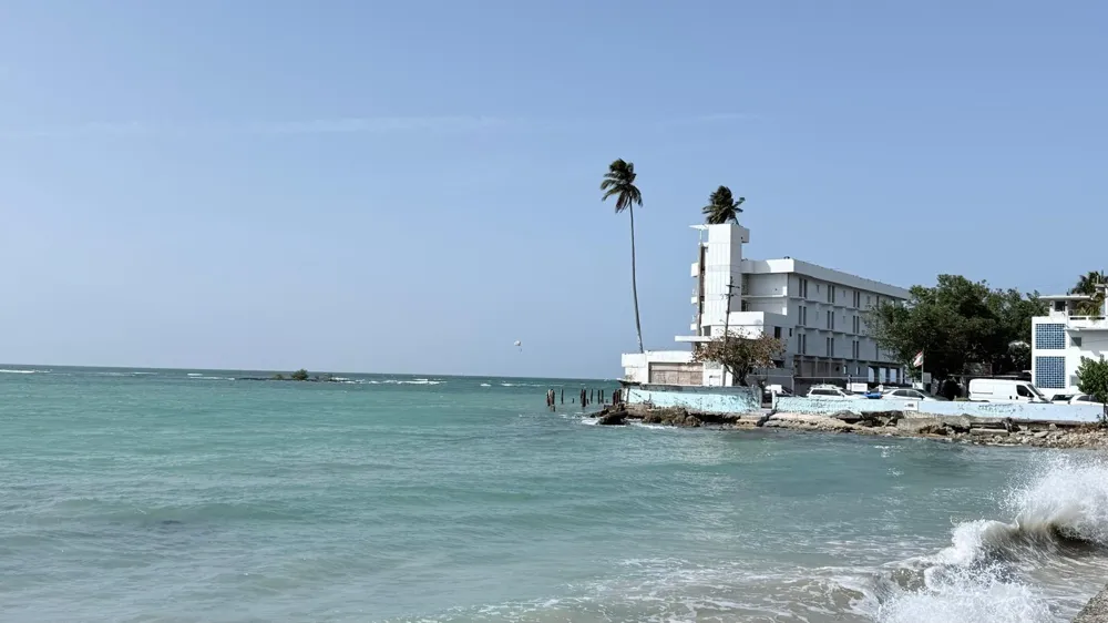 37 ISLA VERDE AVE Carolina, PR 00979
