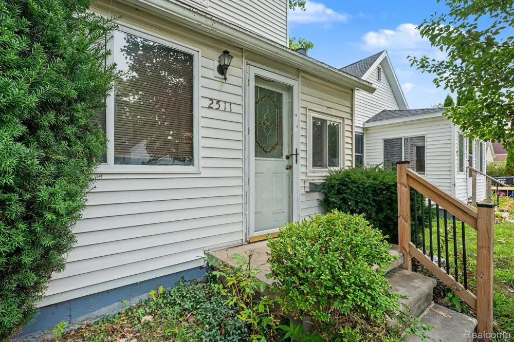 2511 Vanness Street Port Huron City, MI 48060