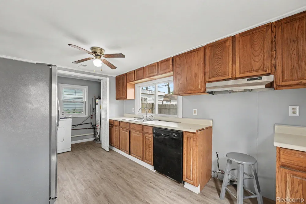2511 Vanness Street Port Huron City, MI 48060
