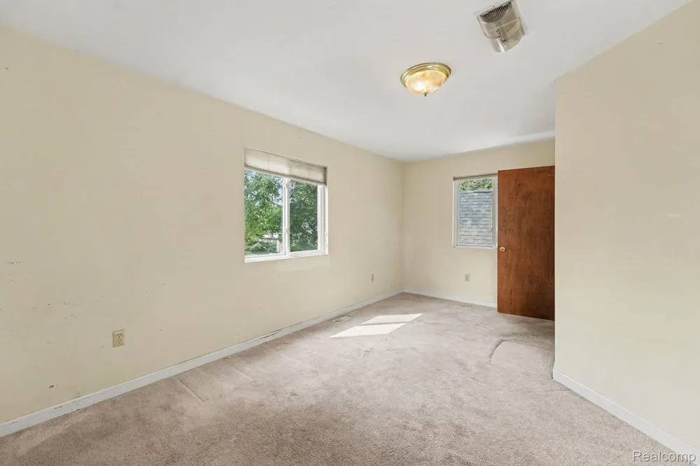 2511 Vanness Street Port Huron City, MI 48060