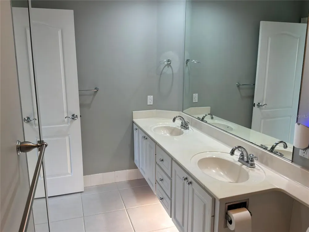 5796 IVREA DRIVE Sarasota, FL 34238