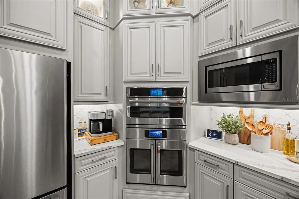 9479 TEQUILA SUNRISE DRIVE Sarasota, FL 34241