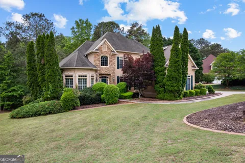348 Loring LN