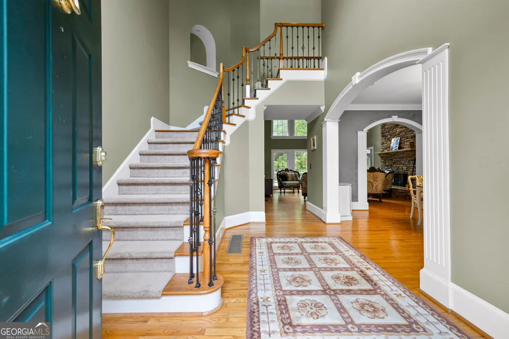 348 Loring LN Peachtree City, GA 30269