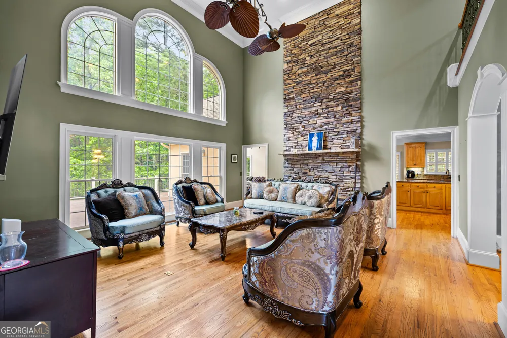 348 Loring LN Peachtree City, GA 30269