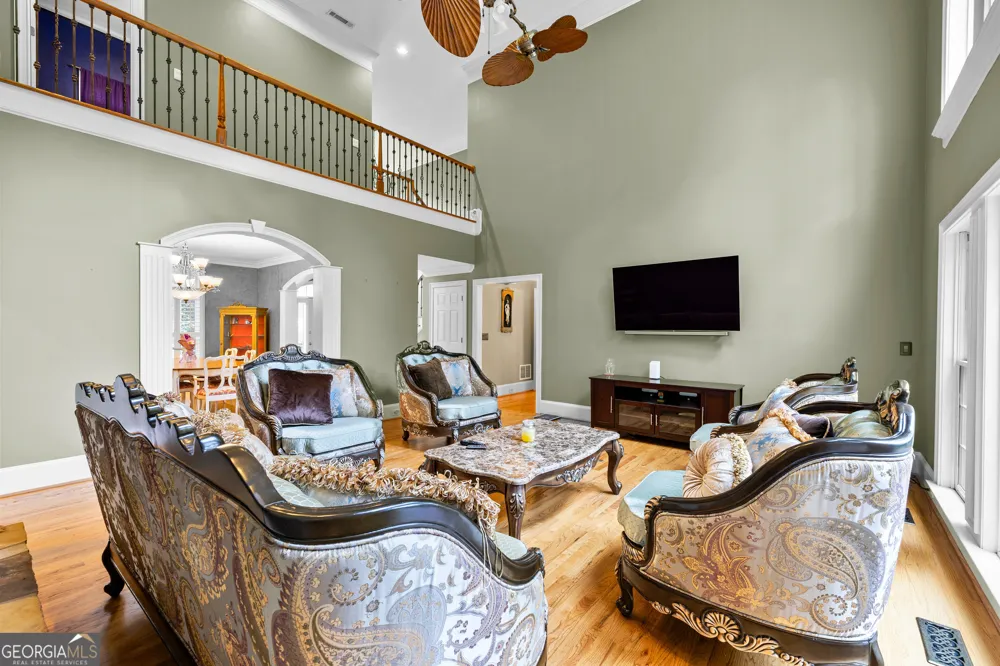 348 Loring LN Peachtree City, GA 30269