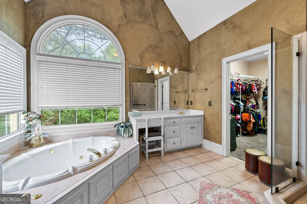 348 Loring LN Peachtree City, GA 30269