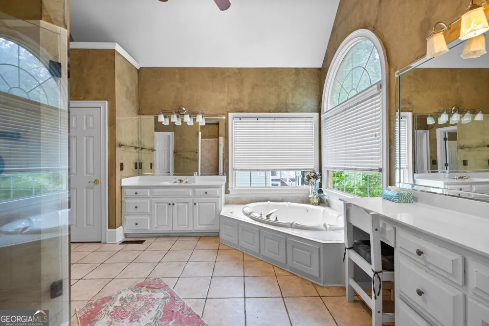 348 Loring LN Peachtree City, GA 30269