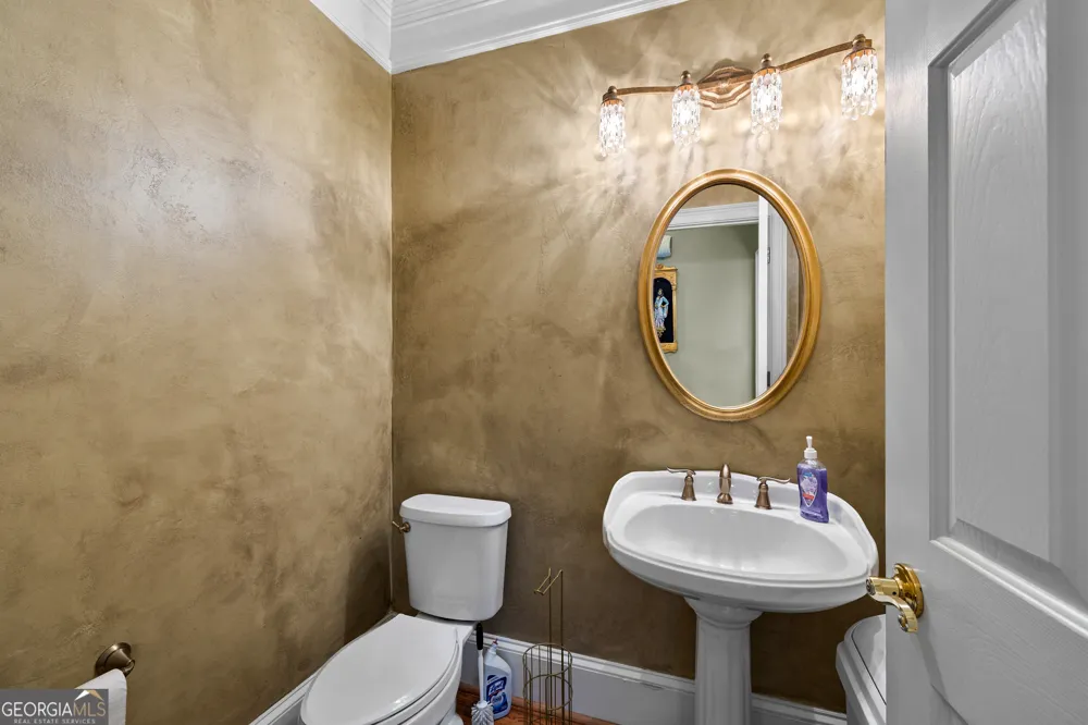 348 Loring LN Peachtree City, GA 30269