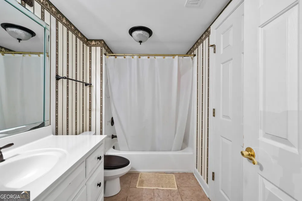348 Loring LN Peachtree City, GA 30269