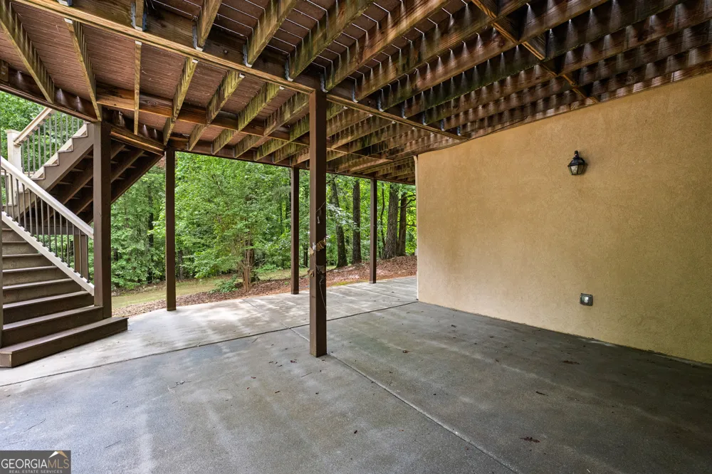 348 Loring LN Peachtree City, GA 30269