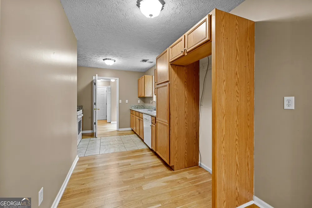 1336 Martin Mill RD Moreland, GA 30259