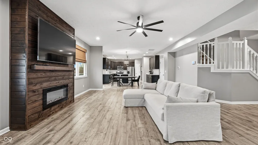147 Carrick Glen Boulevard Pendleton, IN 46064