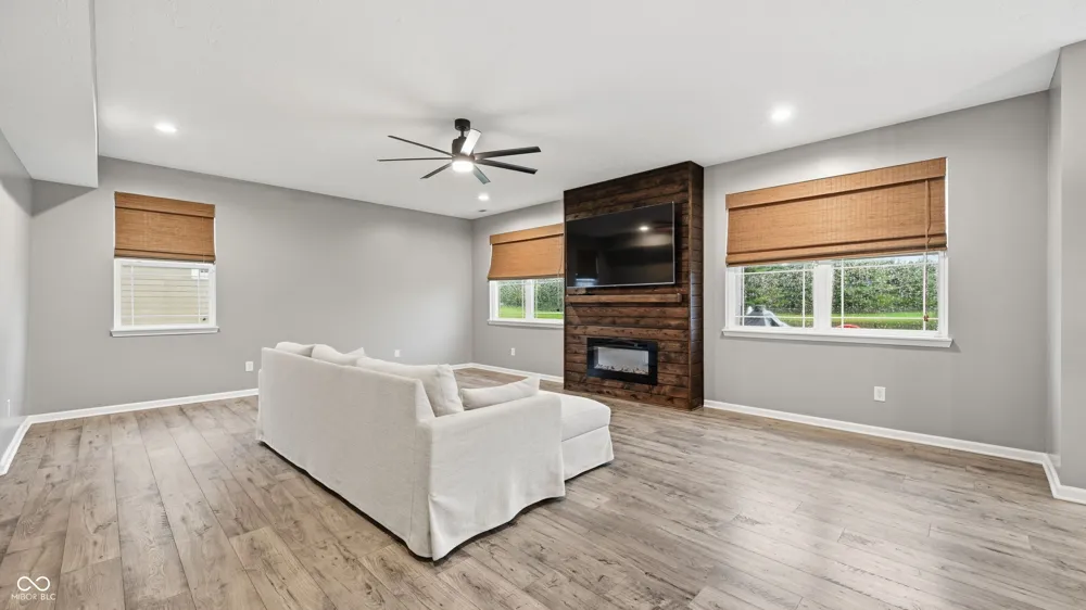 147 Carrick Glen Boulevard Pendleton, IN 46064