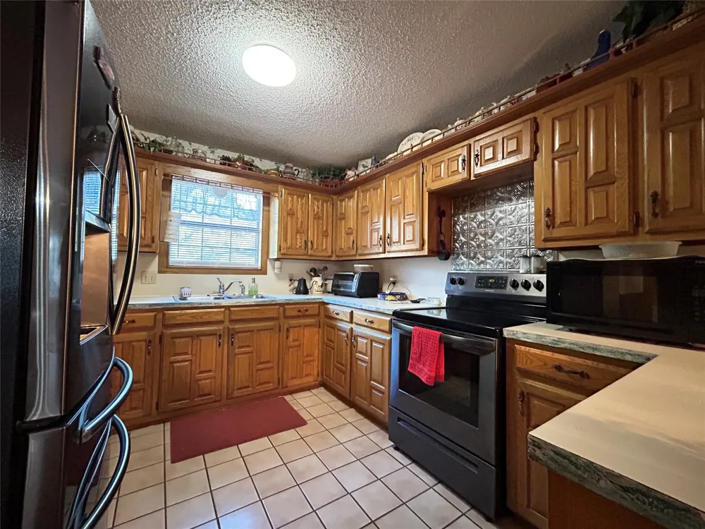 1799 County Road 4128 Cumby, TX 75433