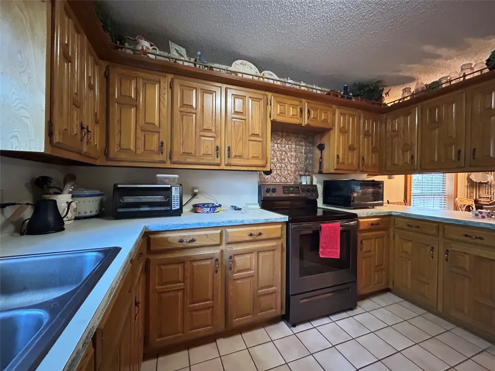 1799 County Road 4128 Cumby, TX 75433