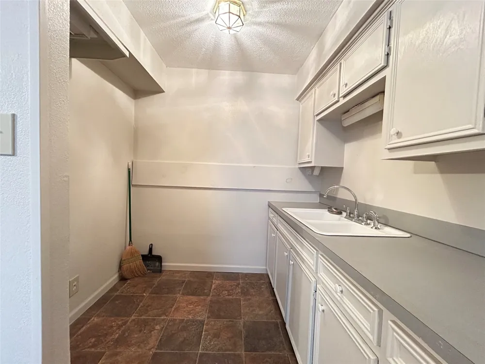 1799 County Road 4128 Cumby, TX 75433