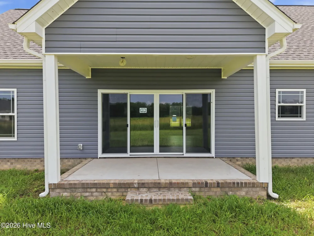 2756 Covent Drive Farmville, NC 27828