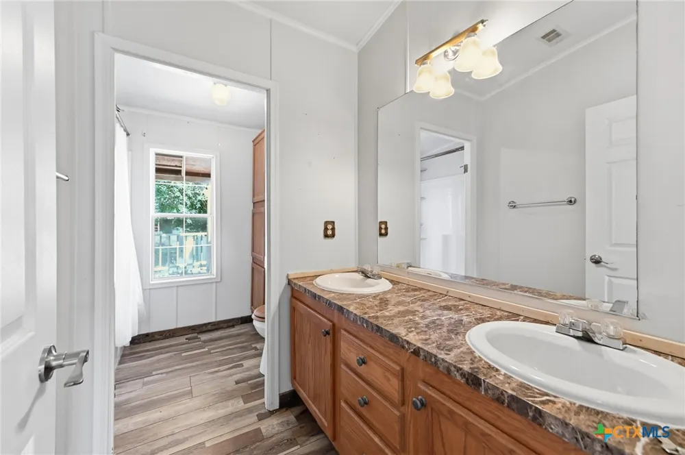 357 Dallas Street Bandera, TX 78003