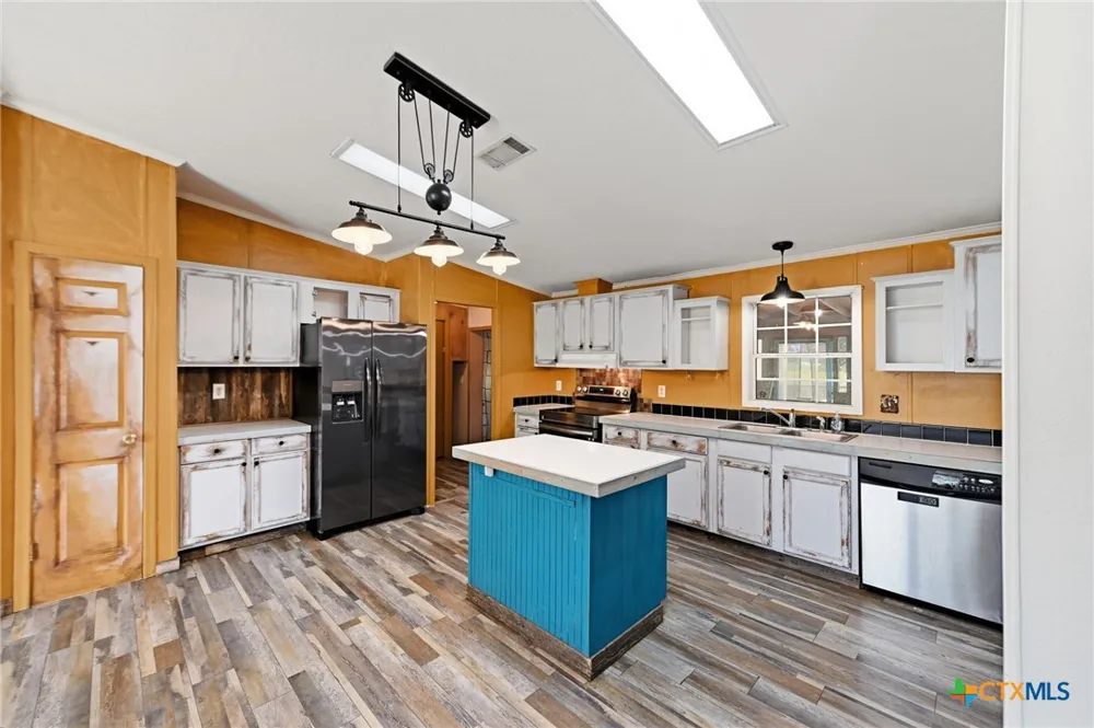 357 Dallas Street Bandera, TX 78003