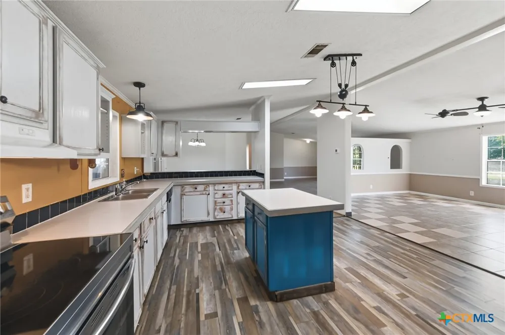 357 Dallas Street Bandera, TX 78003