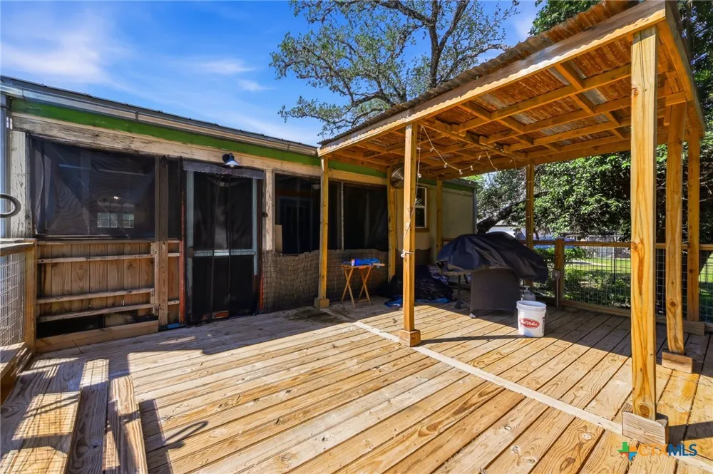 357 Dallas Street Bandera, TX 78003