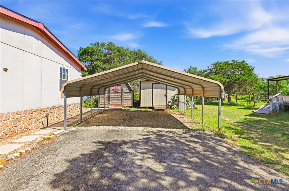 357 Dallas Street Bandera, TX 78003