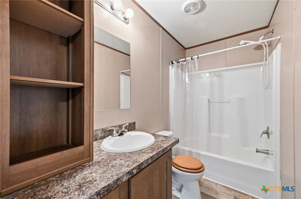357 Dallas Street Bandera, TX 78003