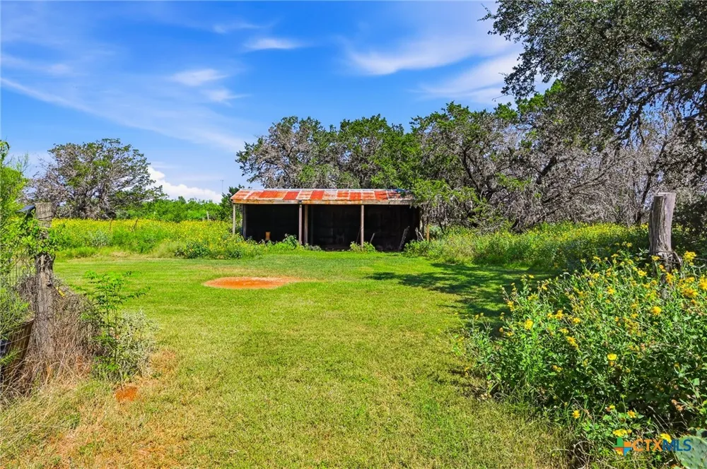 357 Dallas Street Bandera, TX 78003