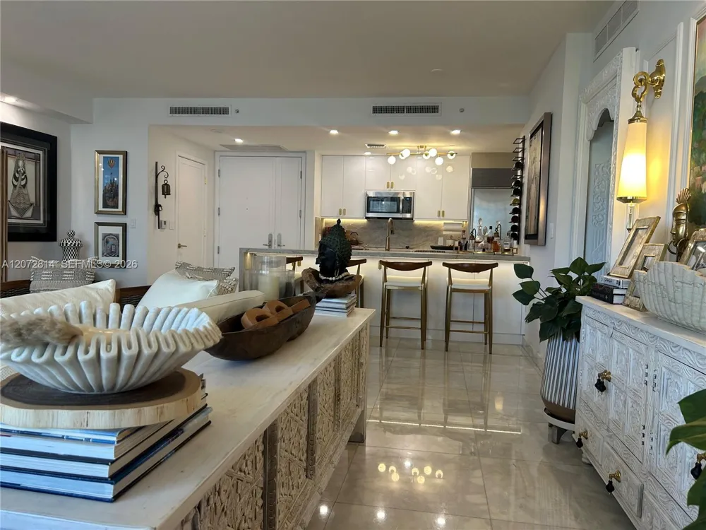 901 Brickell Key Blvd #702 Miami, FL 33131