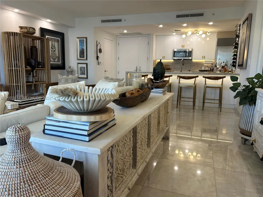 901 Brickell Key Blvd #702 Miami, FL 33131