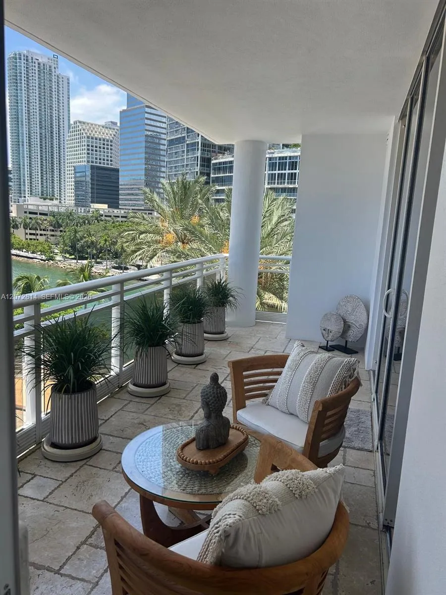 901 Brickell Key Blvd #702 Miami, FL 33131