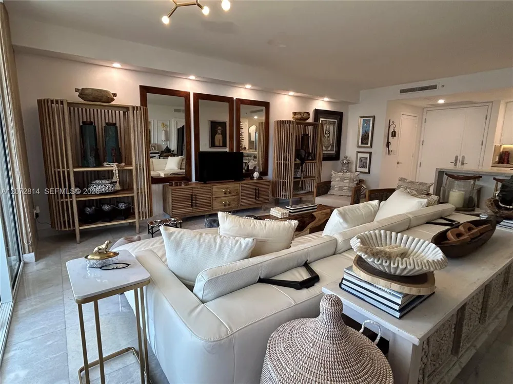 901 Brickell Key Blvd #702 Miami, FL 33131