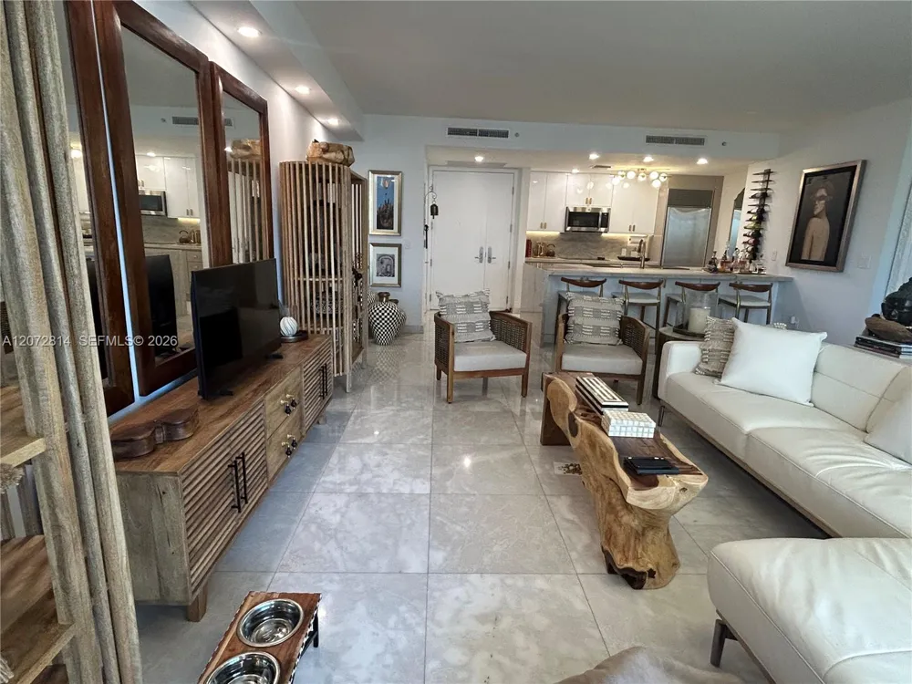 901 Brickell Key Blvd #702 Miami, FL 33131
