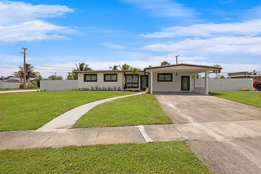421 FONTANA DRIVE Palm Springs, FL 33461