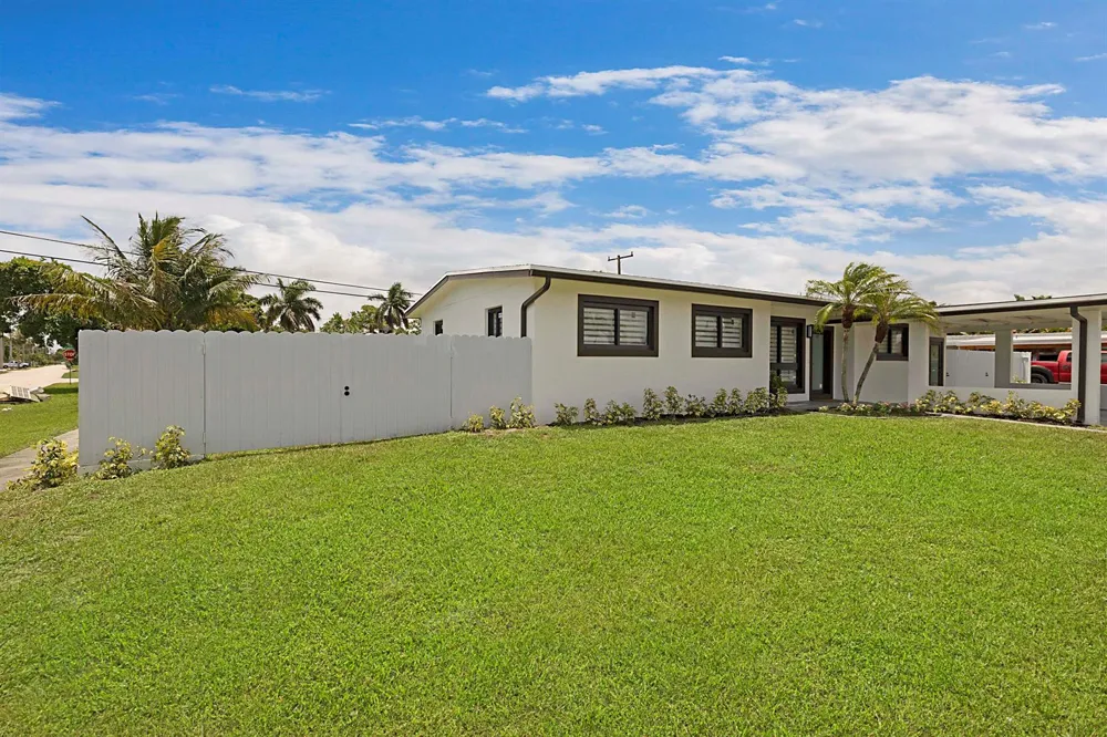 421 FONTANA DRIVE Palm Springs, FL 33461