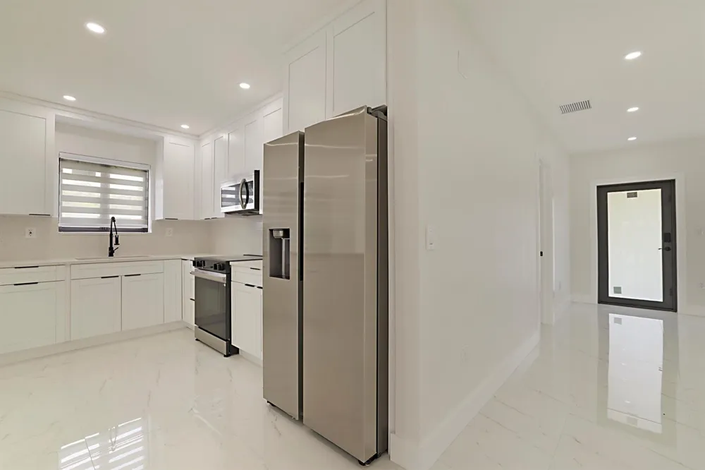 421 FONTANA DRIVE Palm Springs, FL 33461