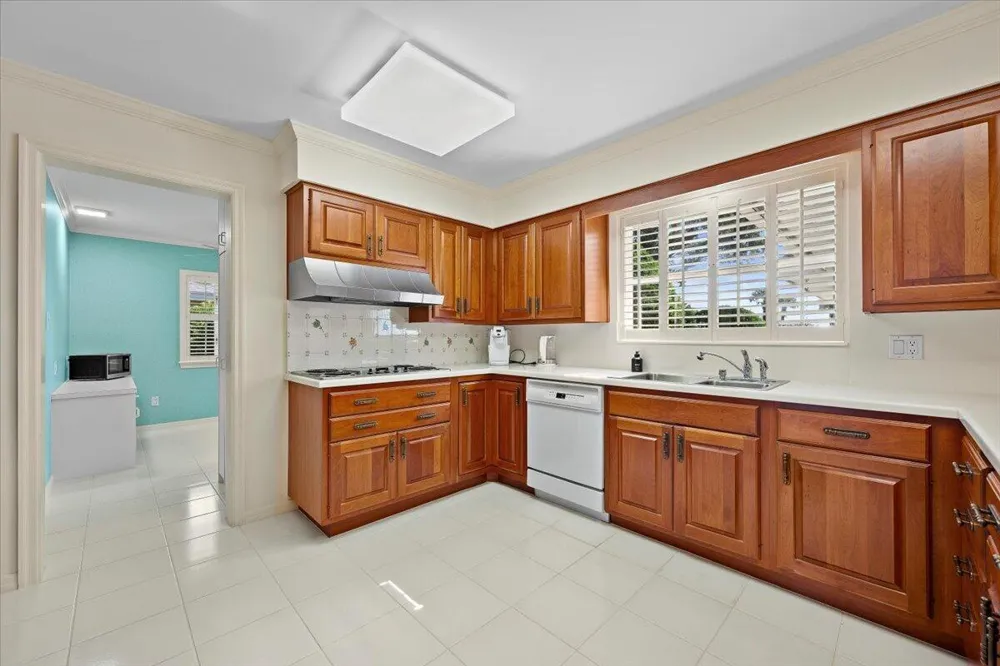 1000 Country Club Drive North Palm Beach, FL 33408