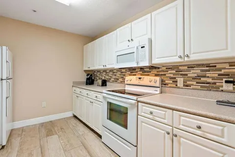 1200 Town Center Drive #425