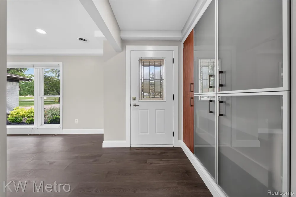 4251 Derry Road Bloomfield Charter Township, MI 48302