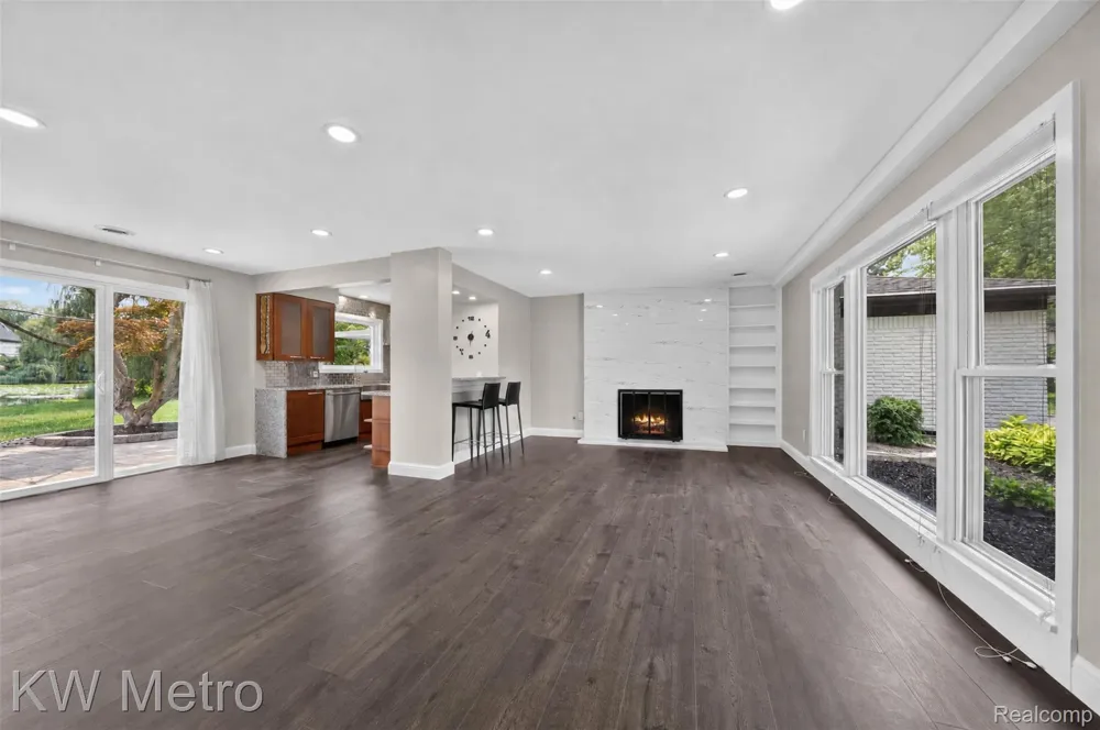 4251 Derry Road Bloomfield Charter Township, MI 48302