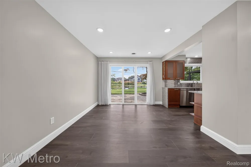 4251 Derry Road Bloomfield Charter Township, MI 48302