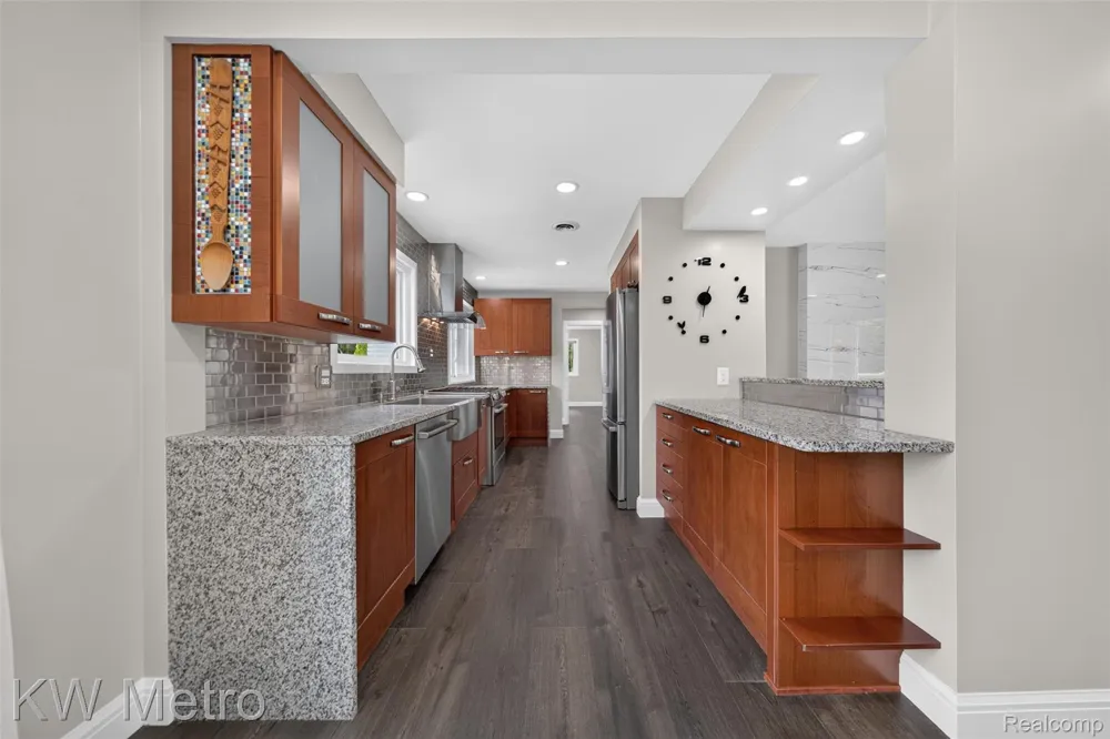 4251 Derry Road Bloomfield Charter Township, MI 48302