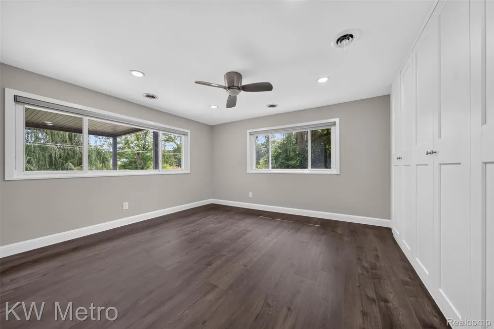 4251 Derry Road Bloomfield Charter Township, MI 48302