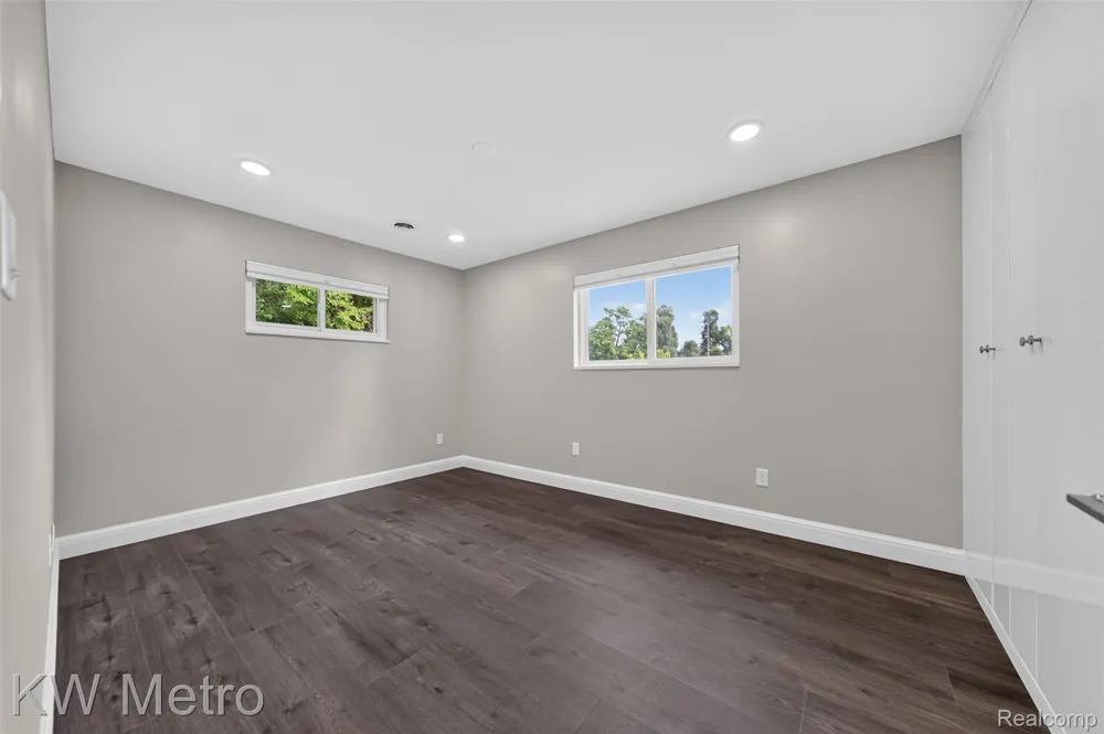 4251 Derry Road Bloomfield Charter Township, MI 48302