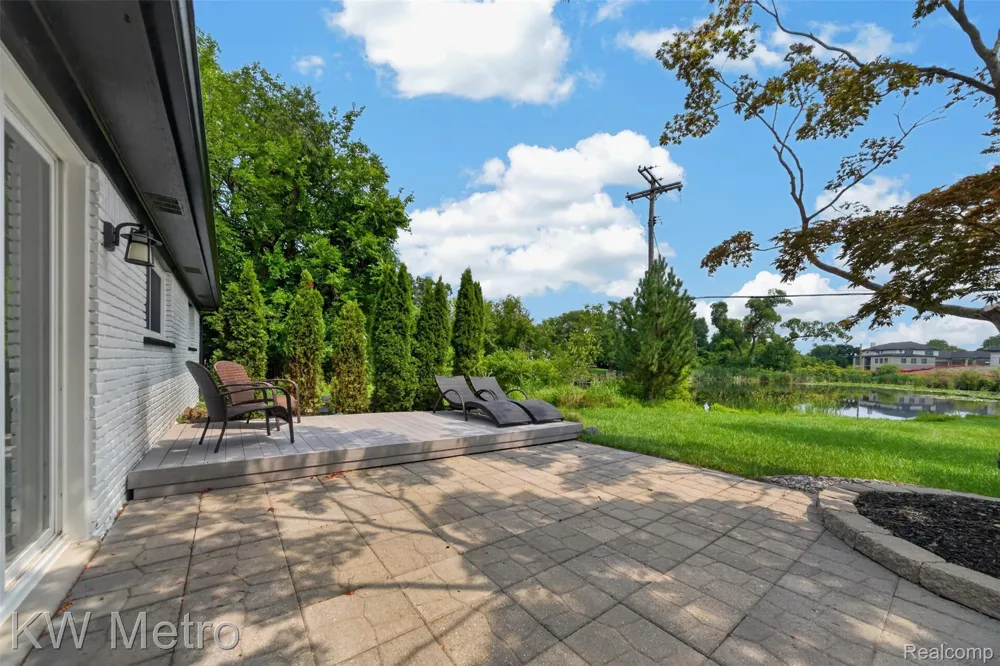 4251 Derry Road Bloomfield Charter Township, MI 48302