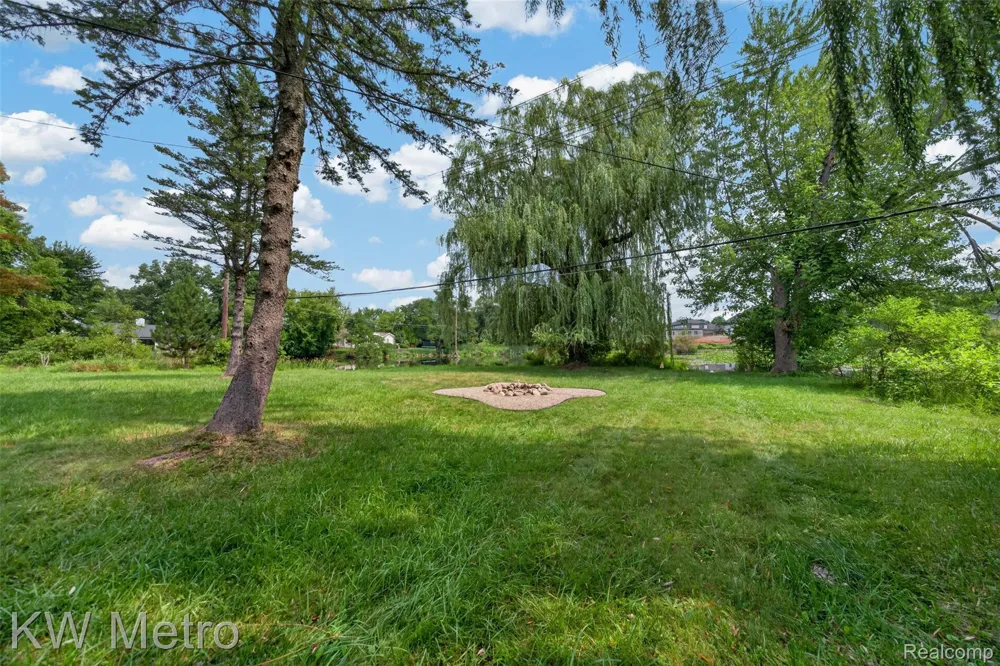 4251 Derry Road Bloomfield Charter Township, MI 48302