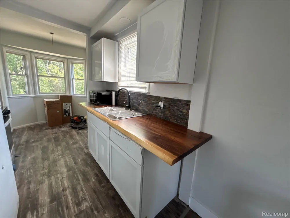 18970 Annchester Road Detroit City, MI 48219