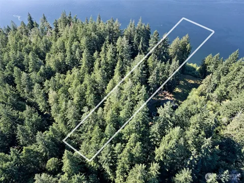 10 Lot C E Philura Lane