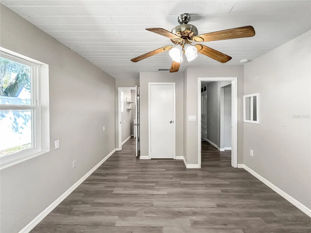25 E CHARLOTTE AVENUE Eustis, FL 32726